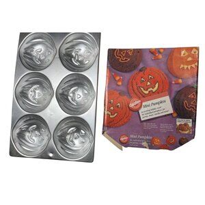 Wilton 1983 Mini Pumpkin Cake Pan 6-Cavity Halloween Baking Mold Vintage Aluminu
